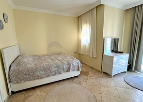 Geräumige 2+1-Wohnung mit Pool und entwickelter Infrastruktur im Zentrum von Mahmutlar