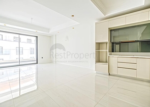 Moderne 2+1-Wohnung in einer neuen Wohnanlage am Meer im Stadtteil Türkler