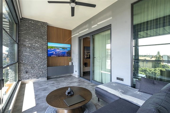 Geräumige 3+1-Wohnung in einer modernen Wohnanlage im Bezirk Oba