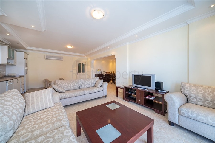 Geräumiges 4+1 Penthouse mit Terrasse im Stadtteil Tosmur