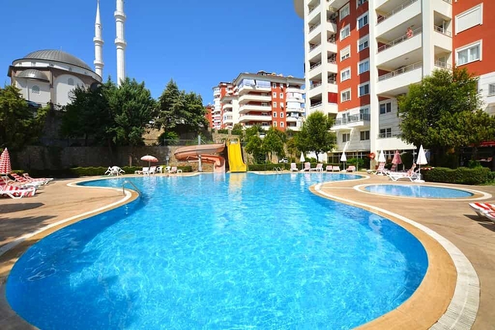 Möblierte 2+1-Wohnung mit kompletter Infrastruktur des Komplexes