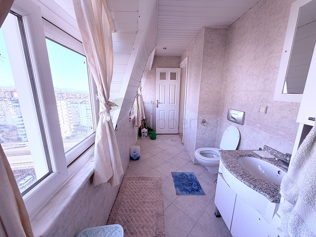 Möblierte 2+1-Wohnung mit kompletter Infrastruktur des Komplexes